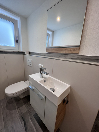 Bathroom 3, Familien am Hang, Bodenseekreis