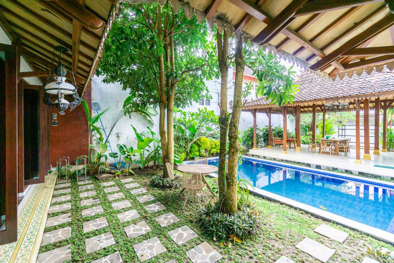 Swimming Pool 8
