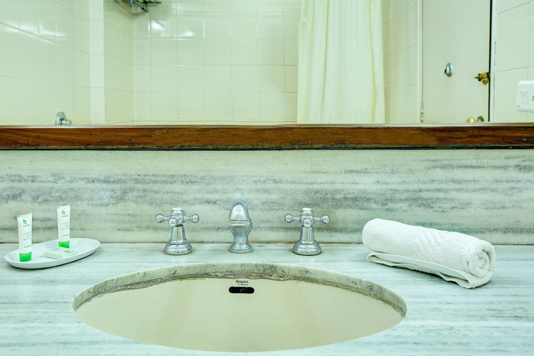 Bathroom, HOTEL AJANTA CONTINENTAL, Dehradun