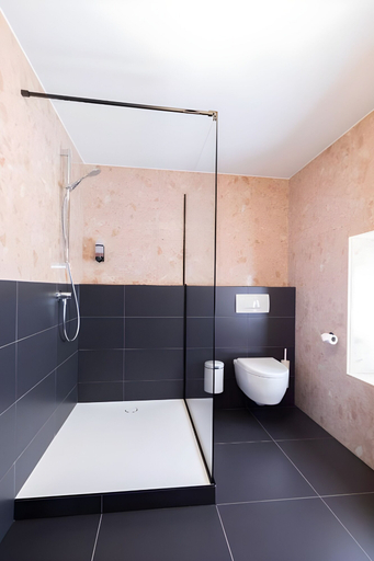 Bathroom 3, Hôtel restaurant Beim Schlass, Wiltz