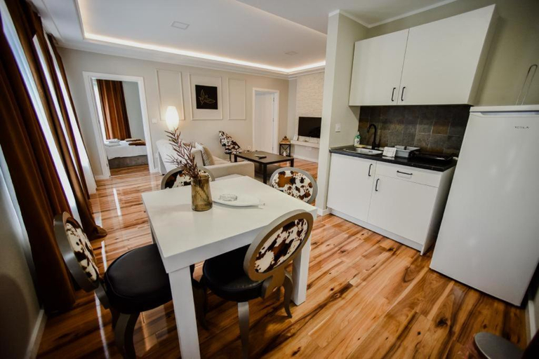 Others 5, Onix Residence, Čajetina