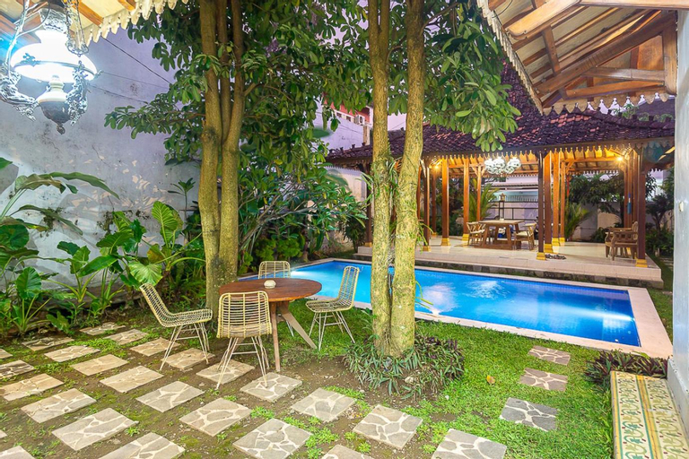 Swimming Pool 12