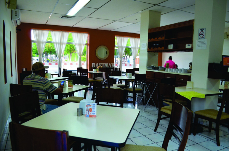 Food & Drinks 4, Hotel Davimar, Salvador Alvarado