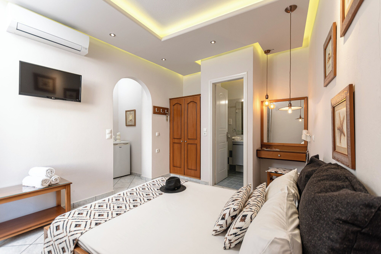 Bedroom 5, Hotel Palatia, South Aegean