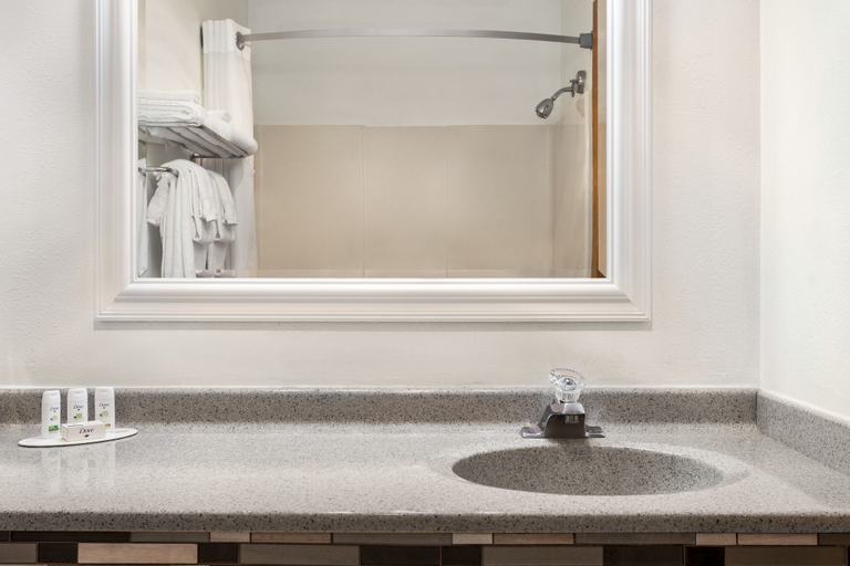 Bathroom 4, Ramada by Wyndham Richland Center, Richland
