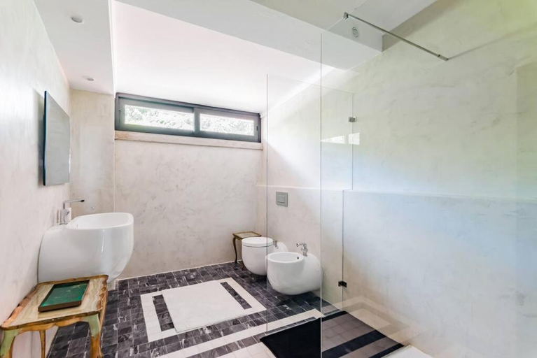 Bathroom 3, Estoril Royal Atlantic Villa with Ocean View, Cascais