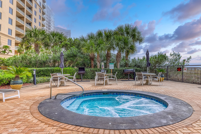 Sport & Beauty 2, Palacio Condominiums, Escambia