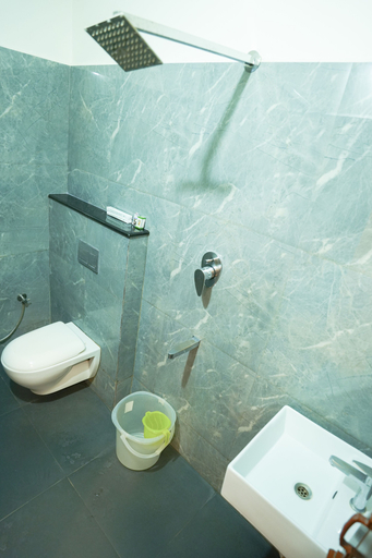 Bathroom 4, Saara Inn, Viluppuram