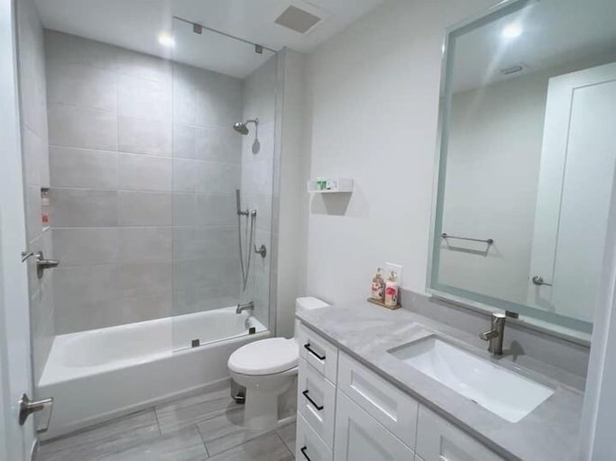 Bathroom 3, Group Lux great for up to 8 guests, Palm Beach