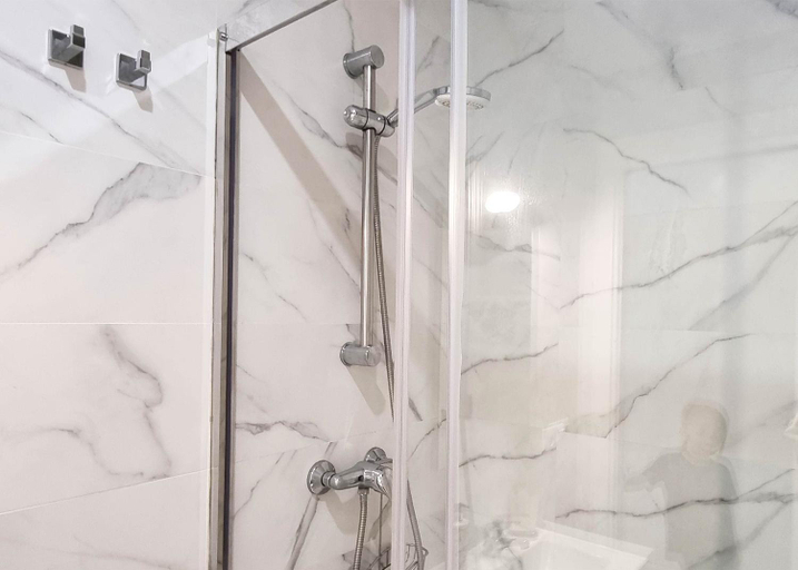 Bathroom 4, Marino II 206. Great studio second-line to the beach in Marbella centre., Málaga