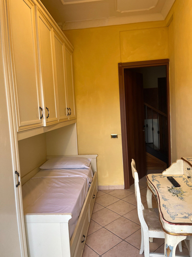 Bedroom 3, Specter Guesthouse, Rome