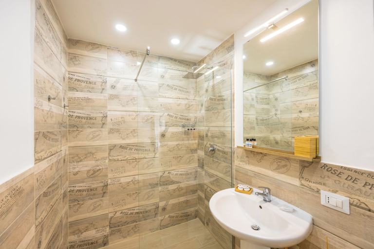 Bathroom 3, Casa Fernanda, Napoli
