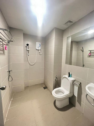 Bedroom 5, SUMMER SUITES APARTMENT-The Summer Shopping Mall, Samarahan