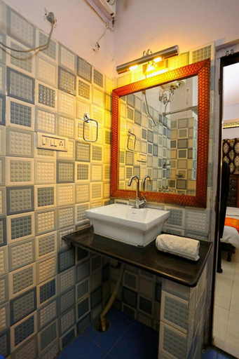 Bathroom 5, Embassy Hotel, Dehradun