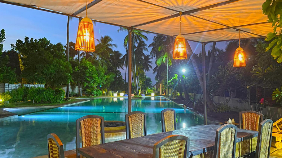Food & Drinks 2, Blue Whale Resort & Kite Surfing, Kalpitiya