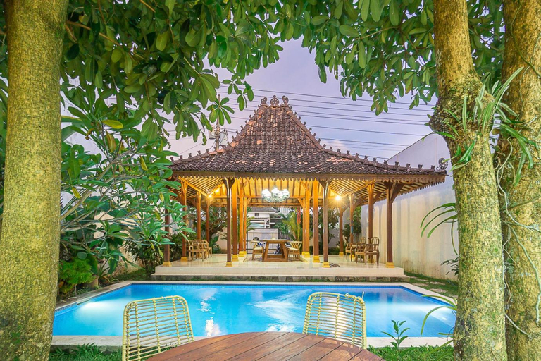 Swimming Pool 11