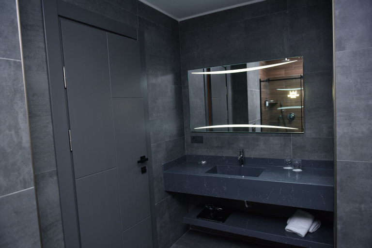 Bathroom 5, Hotel Monarch, Batumi