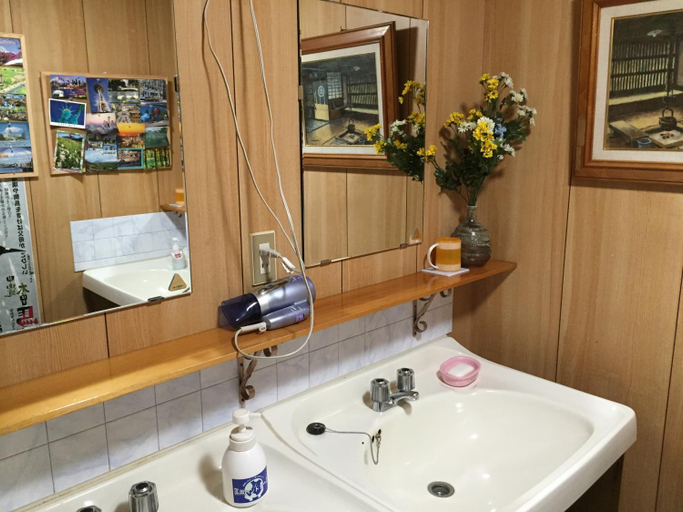 Bathroom 2, Tajimaya Ryokan, Nagiso