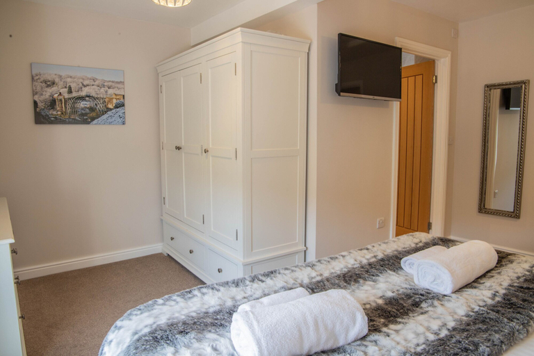 Bedroom 3, Ironmasters House, Shropshire