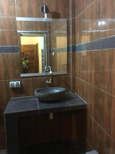 Bathroom 7