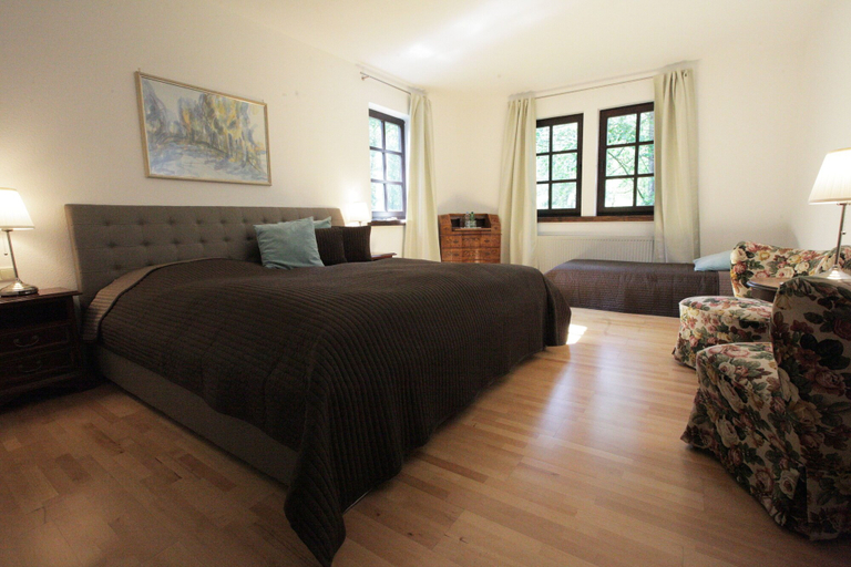 Bedroom 4, Landgasthof Geiersmuhle, Odenwaldkreis