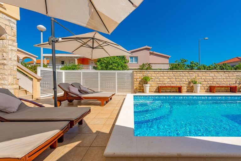 Others 4, Villa Karmen - Poolhouse, Vir