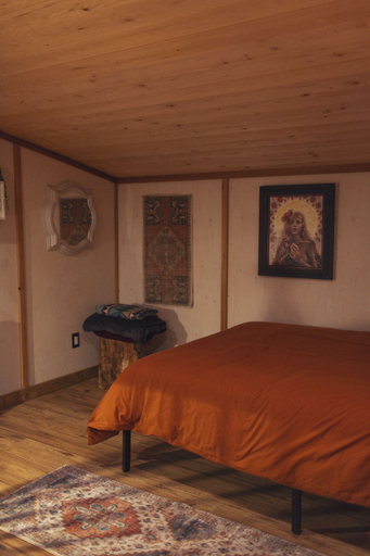 Bedroom 3, Heartwood Retreats, Powell River