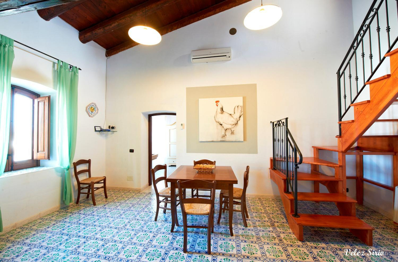 Others 4, Baglio "Villa Velez", Palermo