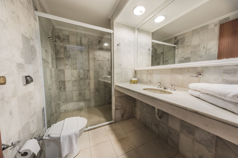 Bathroom 5, Plaza Bittar Hotel, Brasília