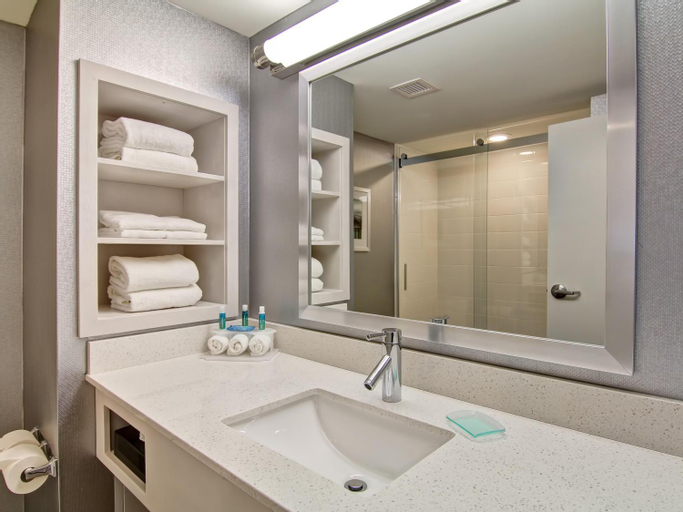 Bathroom 7