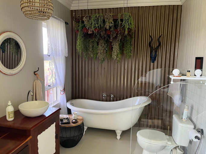 Bathroom 4, Motubane Guest Farm, West Rand