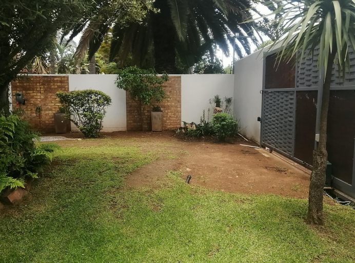 Others 5, 394OnEmus, City of Tshwane