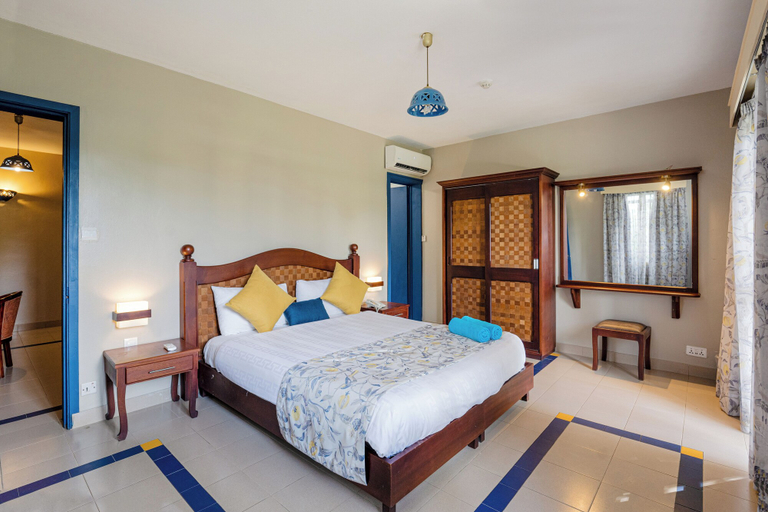 Bedroom 4, Le Grand Bleu Hotel