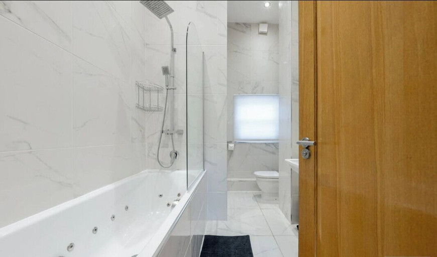 Bathroom 2, The Paddington Residences, London