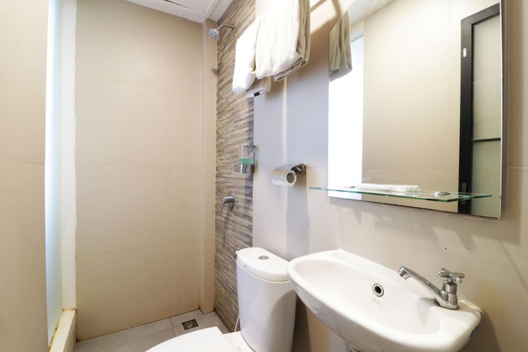 Bathroom 4, Hotel Sanrina Makassar, Makassar