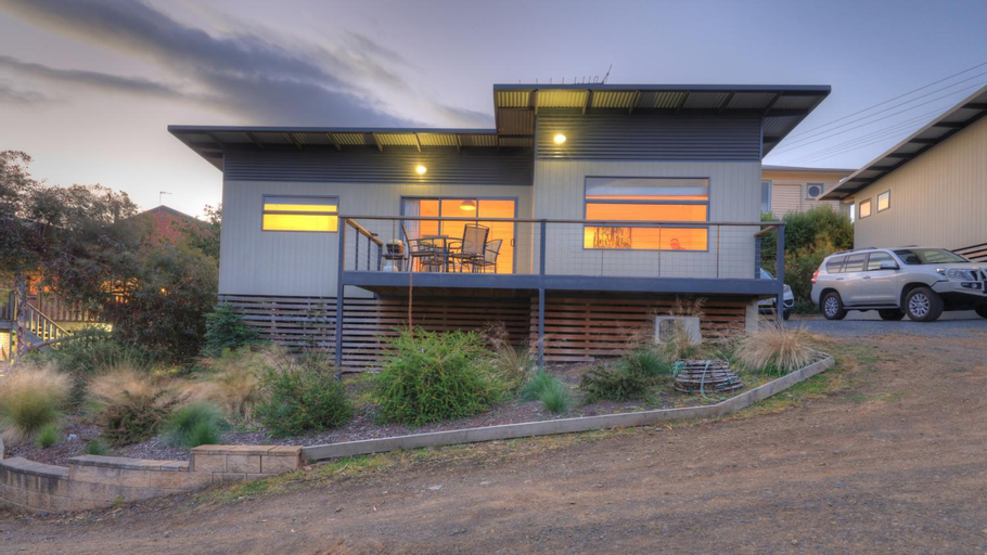 Sunrise Cottage- Dover Tasmania, Huon Valley