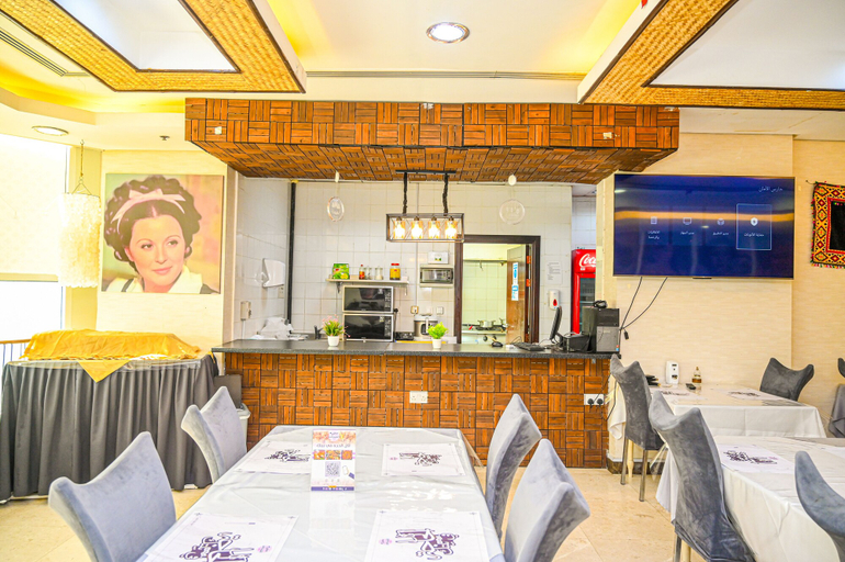 Food & Drinks 5, GREEN GARDEN HOTEL, Doha