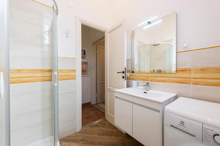 Bathroom 2, Villa Perondi by Mmega, Lucca