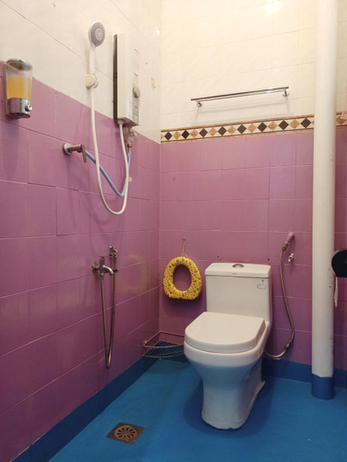 Bathroom 4, Green Balcony Homestay Melaka, Malacca City