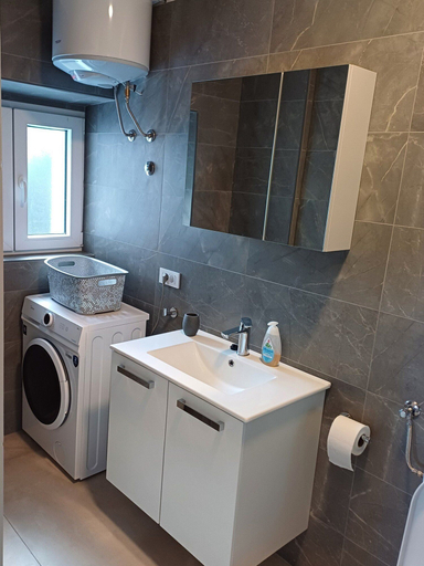 Bathroom 3, Apartment Blue Sky, Trpanj