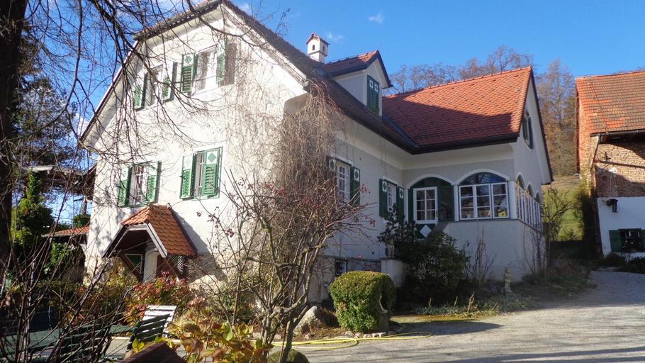 Others 4, Hirschenhof, Graz