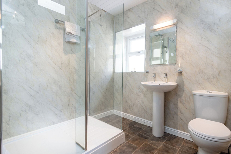 Bathroom 3, Lansdowne House with Private Car park, Conwy