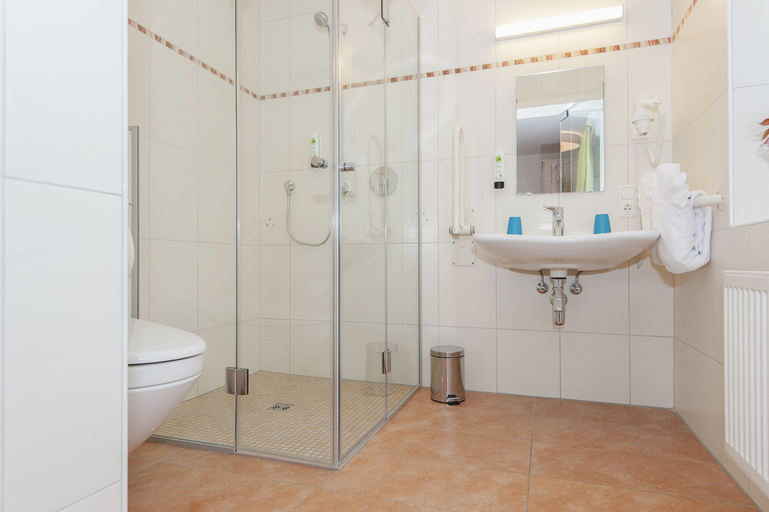 Bathroom 3, Pension Leuprecht, Reutte