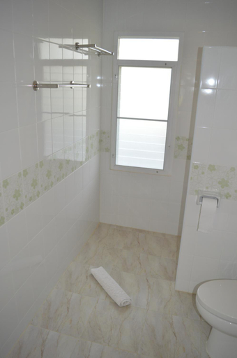 Bathroom 2, Ban Khan LeeMa, K. Sam Roi Yot