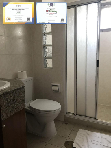 Bathroom 5, PT Court, Ratchathewi