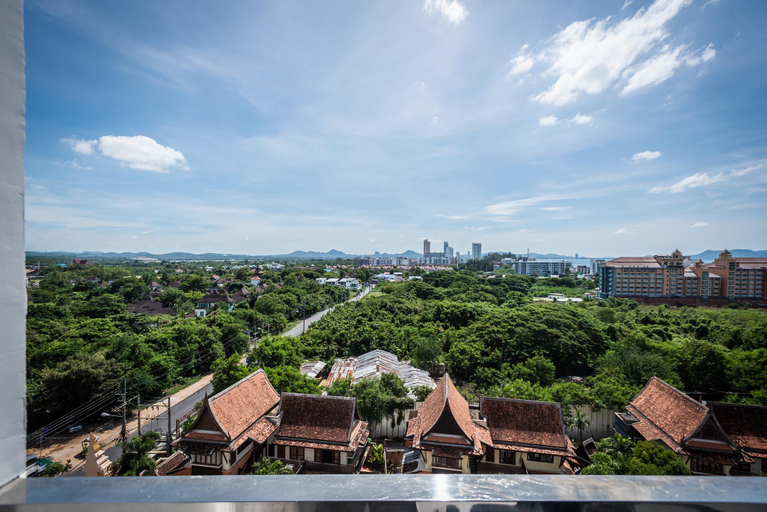 Others 5, Nam Talay Condo, Pattaya