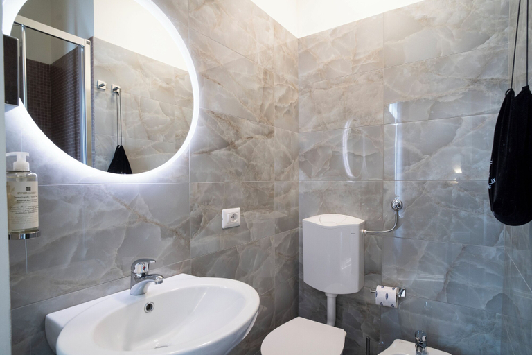 Bathroom 4, VILLINO MILANO, Milano
