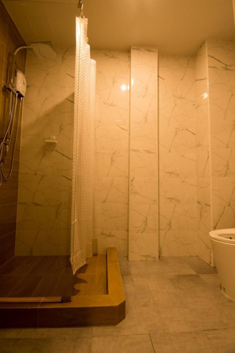Bathroom 3, Thap Sakae Hotel, Thap Sakae