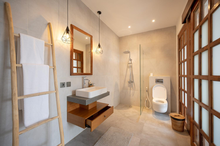 Bathroom 14