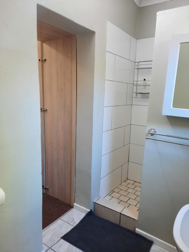 Bedroom 4, Little Milner Cottage, Chris Hani